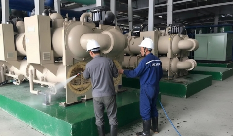 Tẩy rửa hệ thống điều hòa giải nhiệt nước trung tâm (điều hòa Chiller)