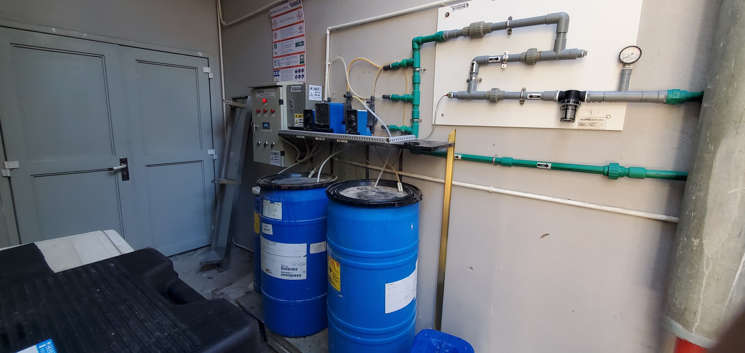 Hệ thống châm hóa chất cho Tháp giải nhiệt 1