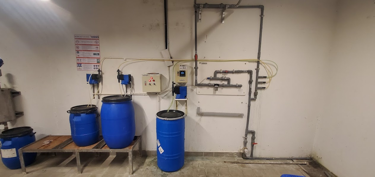 Hệ thống châm hóa chất cho Tháp giải nhiệt 4