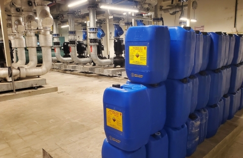 Hóa chất xử lý nước tháp giải nhiệt, chiller Hóa chất xử lý nước tháp giải nhiệt, chiller